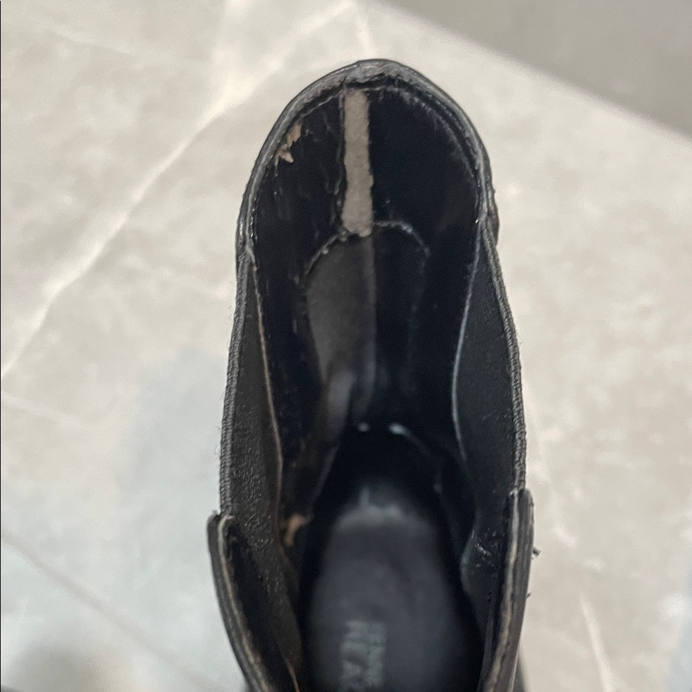 Kenneth Cole Reaction Women’s Classic Black Leather Ankle Chelsea Boots Size 7 - Picture 10 of 10